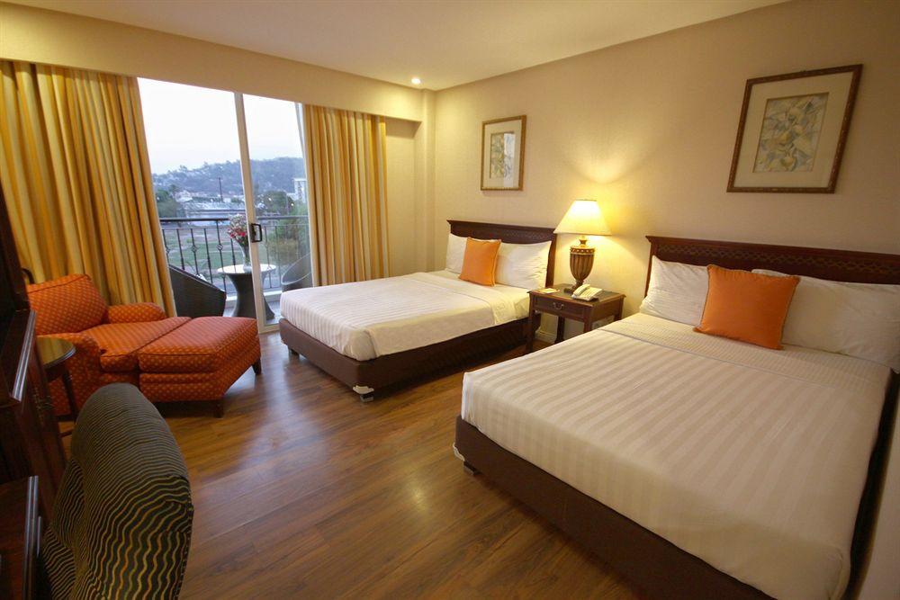 Court Meridian Hotel & Suites Olongapo Esterno foto