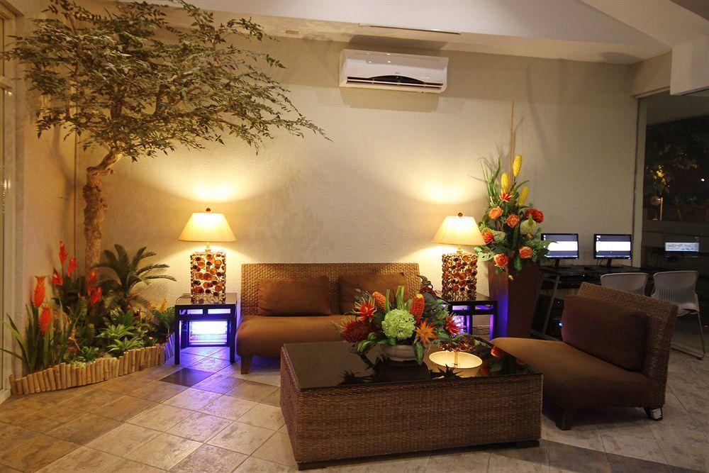 Court Meridian Hotel & Suites Olongapo Esterno foto