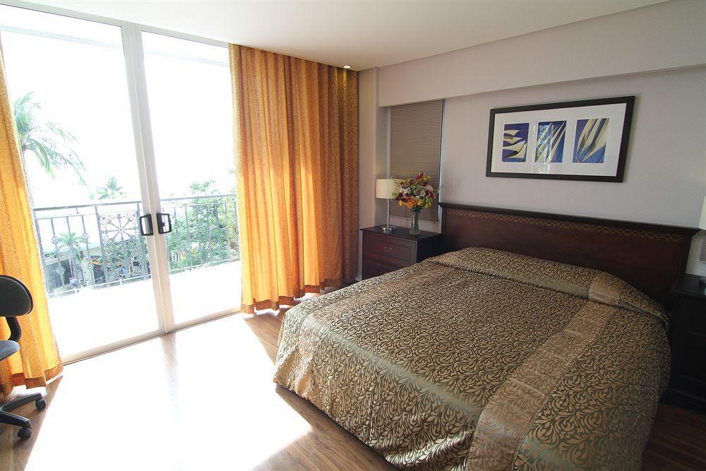 Court Meridian Hotel & Suites Olongapo Esterno foto