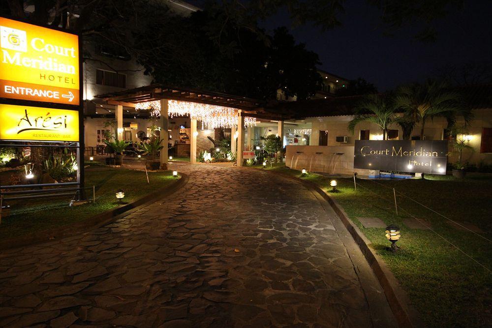 Court Meridian Hotel & Suites Olongapo Esterno foto