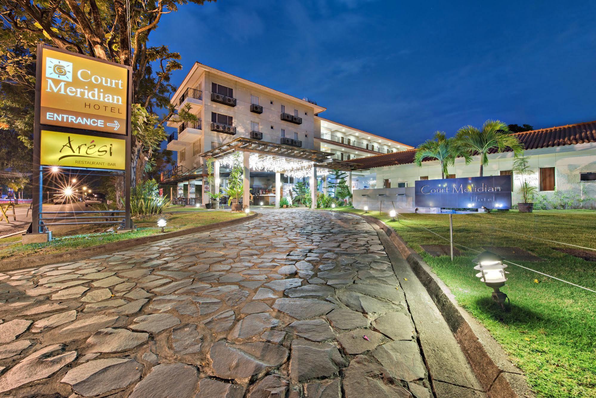 Court Meridian Hotel & Suites Olongapo Esterno foto