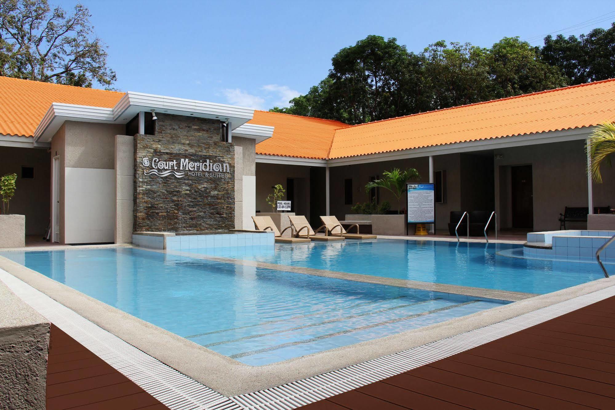 Court Meridian Hotel & Suites Olongapo Esterno foto