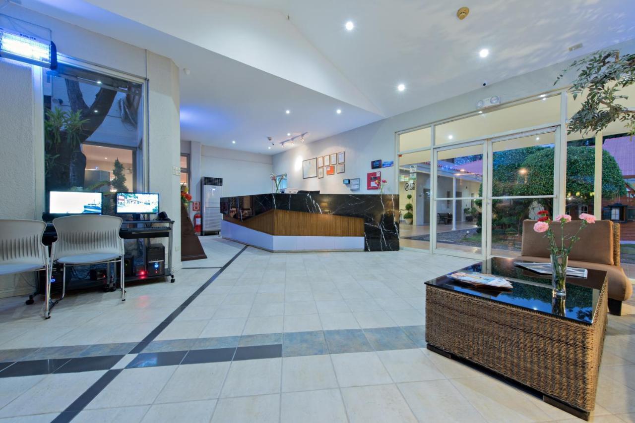 Court Meridian Hotel & Suites Olongapo Esterno foto