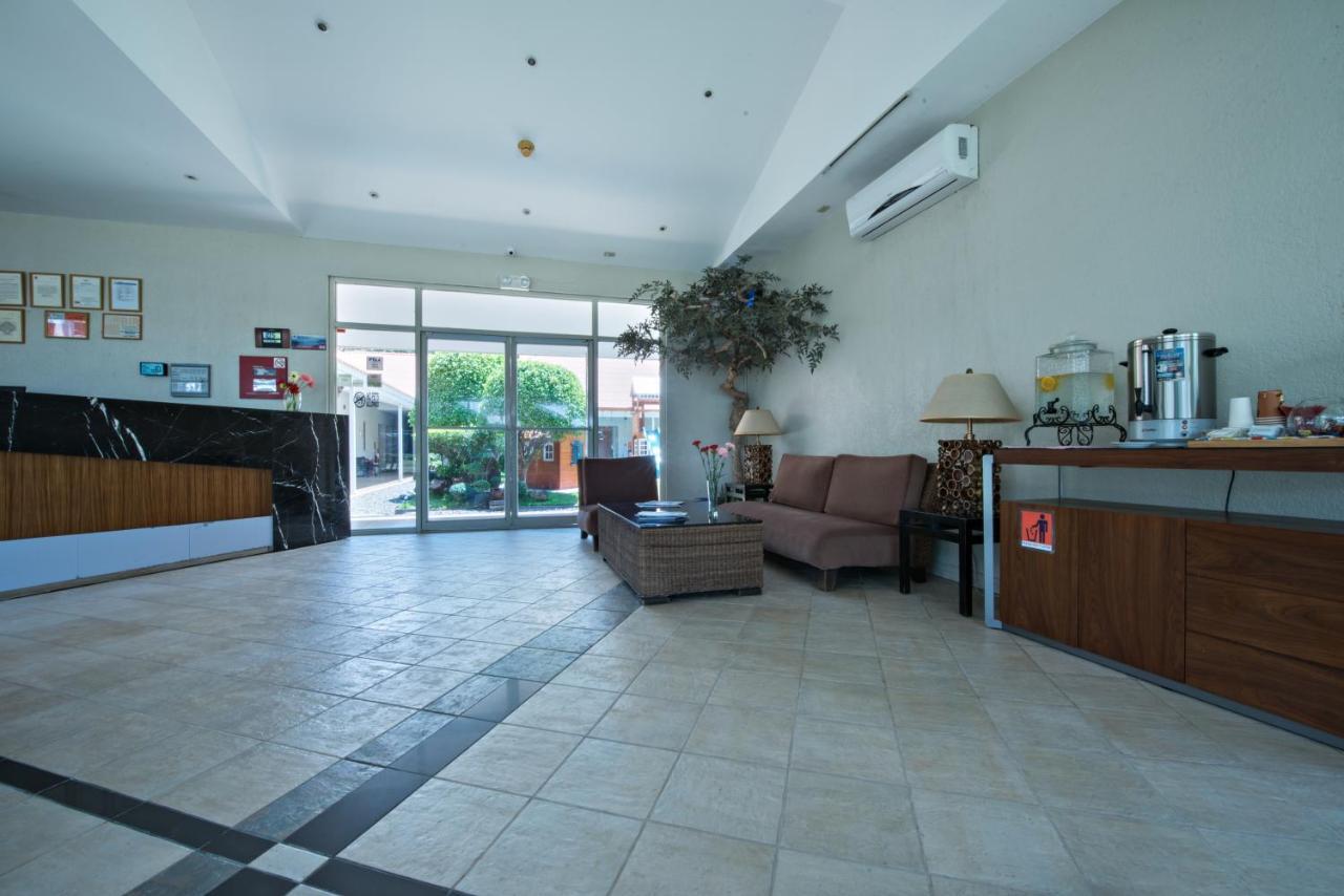 Court Meridian Hotel & Suites Olongapo Esterno foto