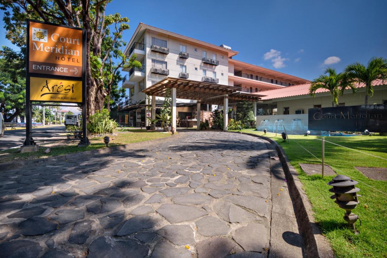 Court Meridian Hotel & Suites Olongapo Esterno foto