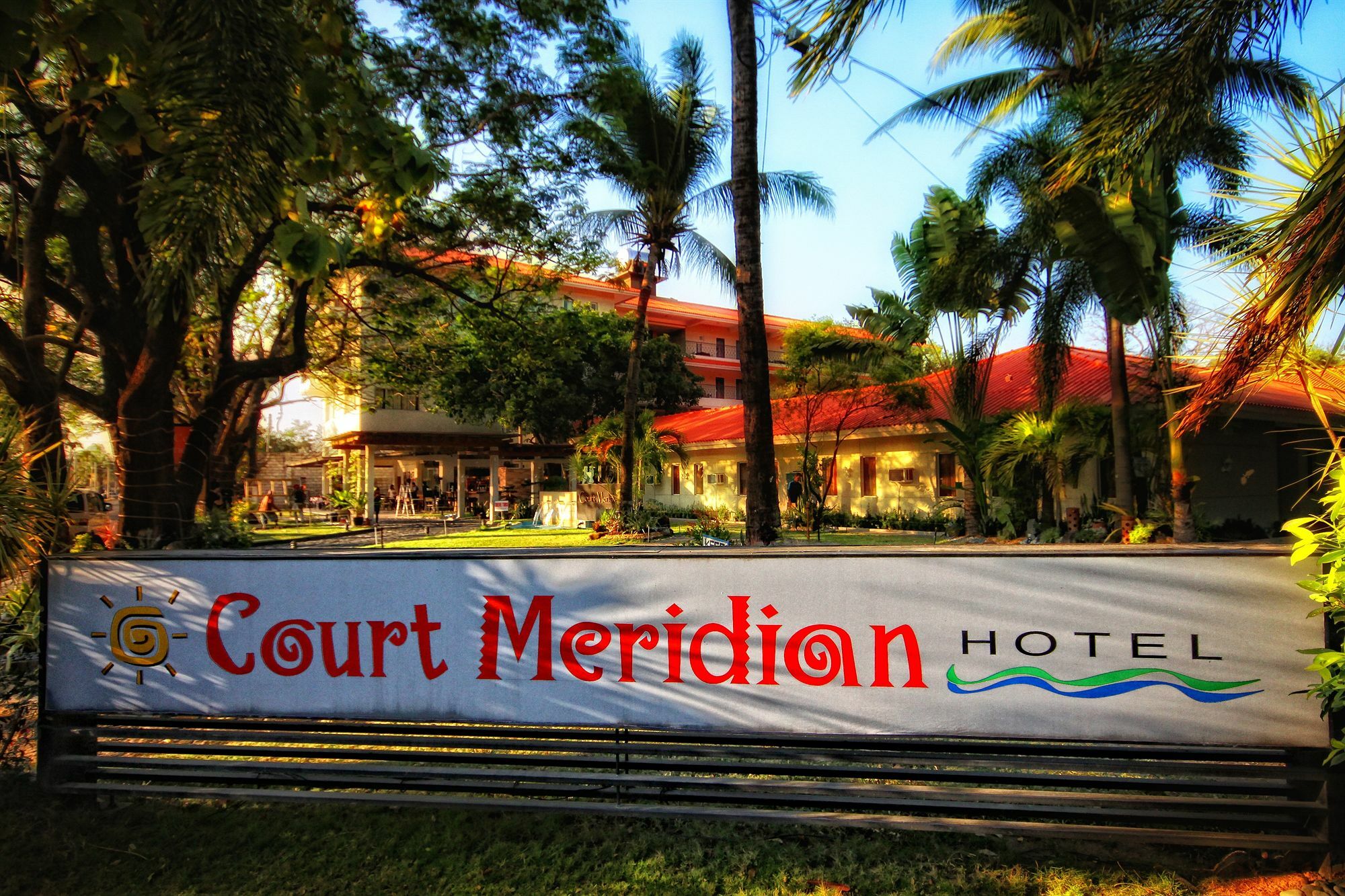 Court Meridian Hotel & Suites Olongapo Esterno foto