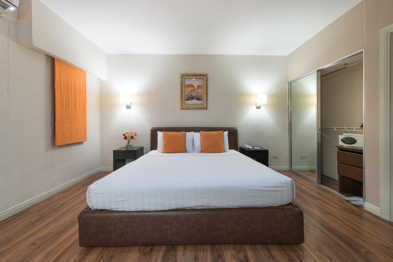 Court Meridian Hotel & Suites Olongapo Esterno foto