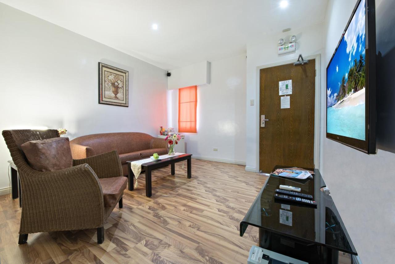 Court Meridian Hotel & Suites Olongapo Esterno foto